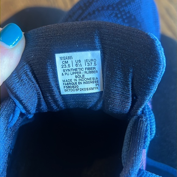 ASICS Gel Nimbus 23- NWOT women’s size 6.5 - Picture 3 of 3